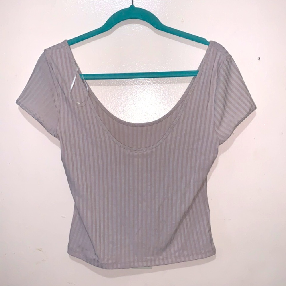 Purple H&M cropped shirt